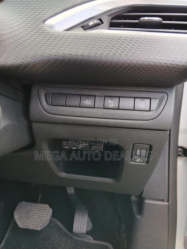 Peugeot 2008 2018 White