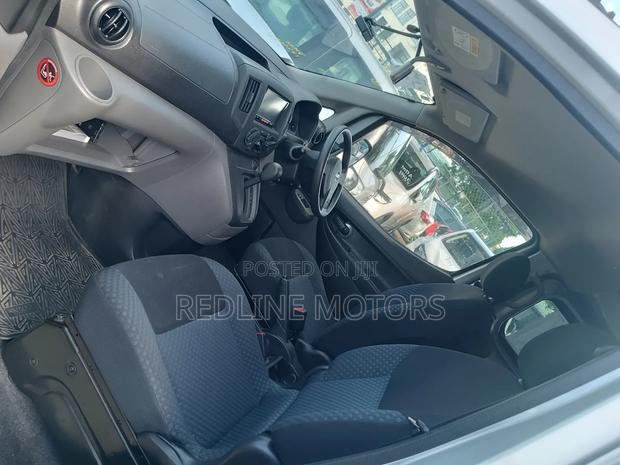 Nissan NV200 2018 Silver