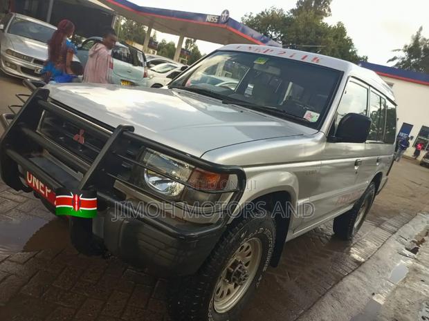 Mitsubishi Pajero 2001 Silver