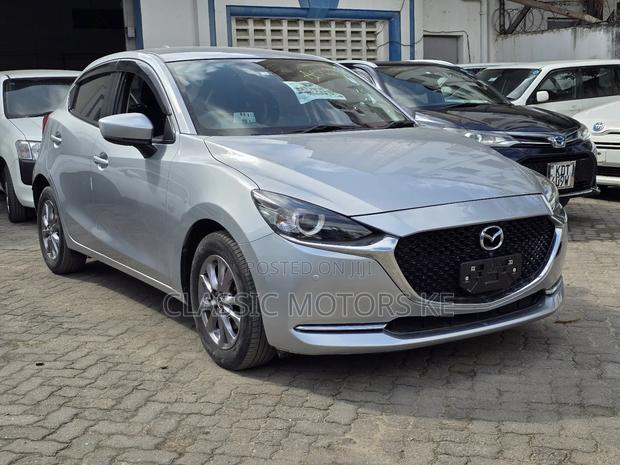 Mazda 2 2020 Silver