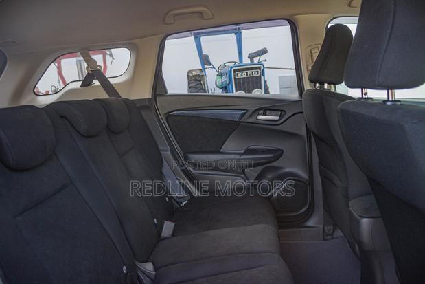 Honda Shuttle 1.5 Hybrid 2WD 2018 Silver