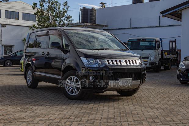 Mitsubishi Delica 2018 Black