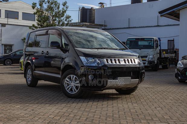 Mitsubishi Delica 2018 Black