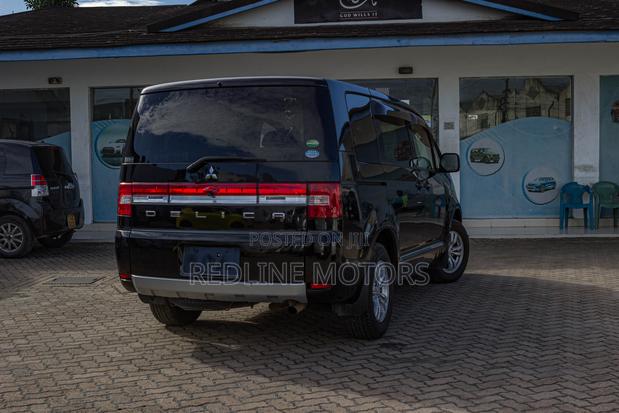 Mitsubishi Delica 2018 Black