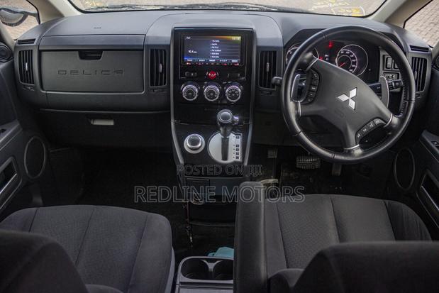 Mitsubishi Delica 2018 Silver