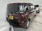 Toyota Sienta 2014 Red for sale