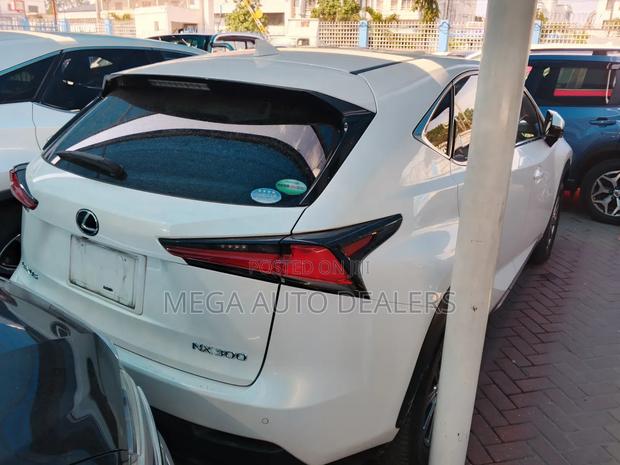 Lexus NX 300 FWD 2018 White