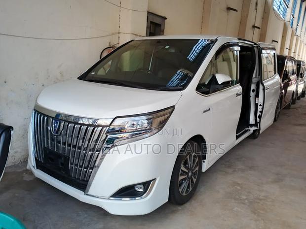 Toyota Esquire 2018 White