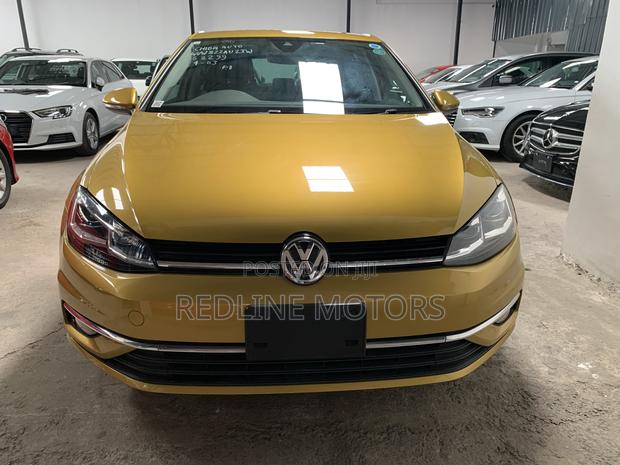 Volkswagen Golf TSI S FWD 2018 Yellow