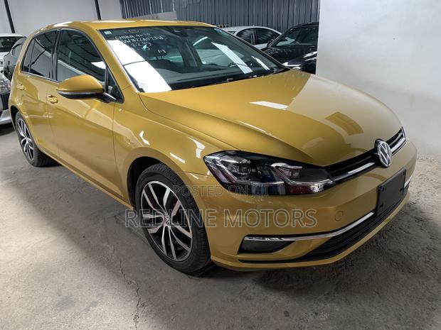 Volkswagen Golf TSI S FWD 2018 Yellow