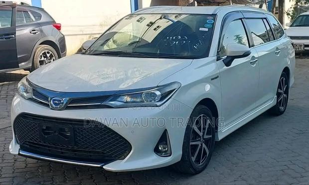 Toyota Corolla Fielder 2018 White