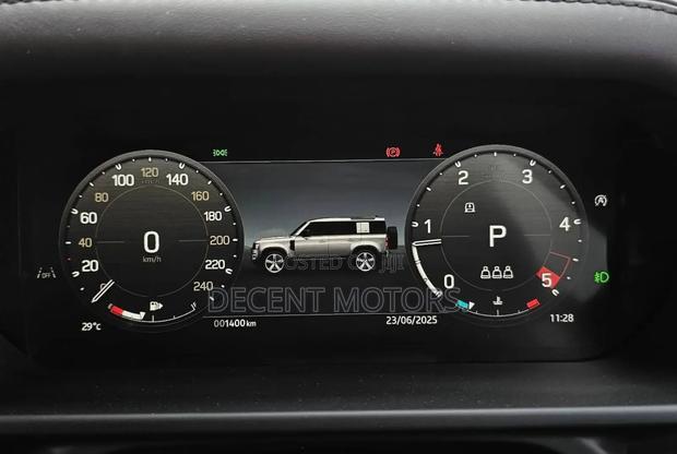 Land Rover Defender X-Dynamic SE 2024 Black
