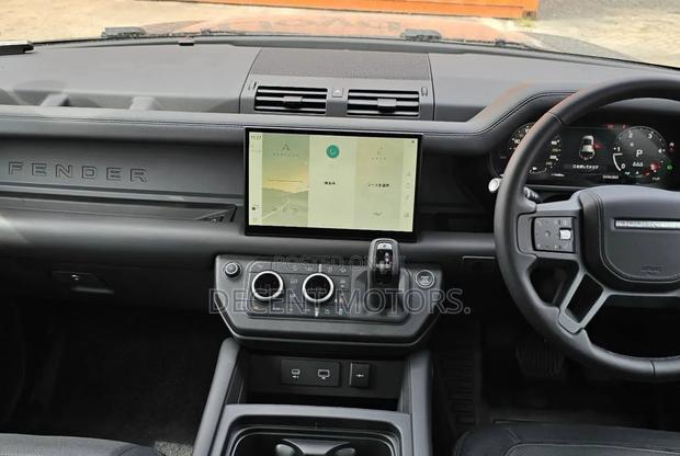 Land Rover Defender X-Dynamic SE 2024 Black