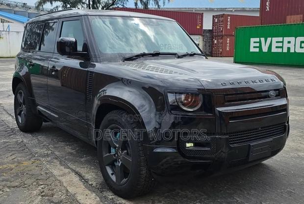 Land Rover Defender X-Dynamic SE 2024 Black