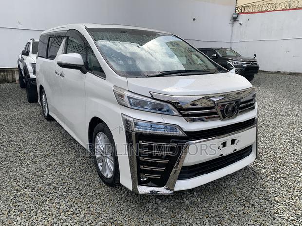 Toyota Alphard 2.5 Petrol AWD 2018 Pearl