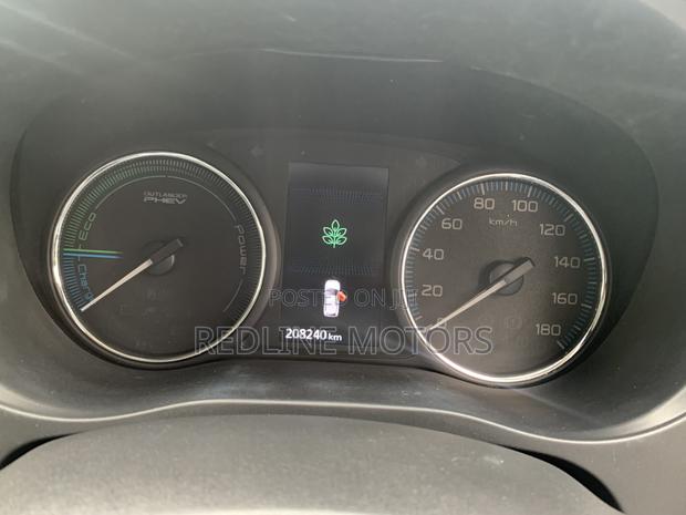 Mitsubishi Outlander 2.0 PHEV AWD 2018 White