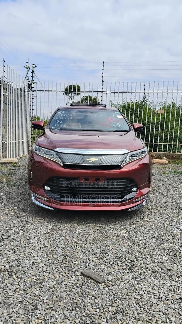 Toyota Harrier 2.0 2019 Red