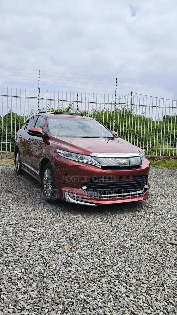 Toyota Harrier 2.0 2019 Red