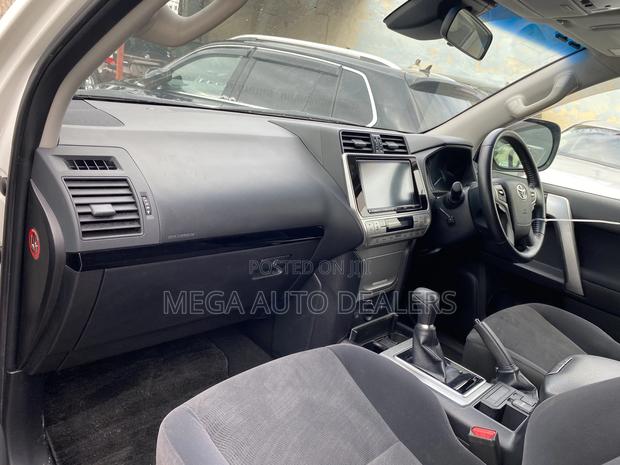 Toyota Land Cruiser Prado 2018 White