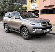 Toyota Fortuner 2.8 D AWD 2017 Gold for sale