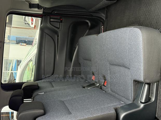 Toyota Sienta 1.5 Hybrid FWD 2019