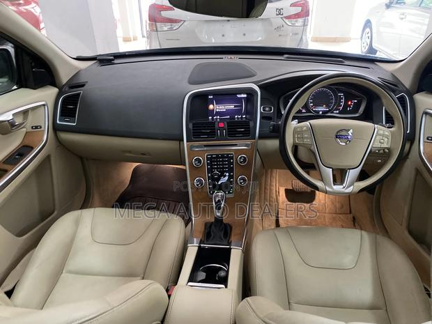Volvo XC60 2018 Blue