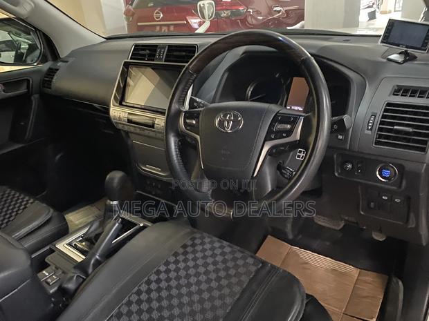 Toyota Land Cruiser Prado 2018 Off white