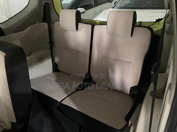 Toyota Sienta 2018 Yellow