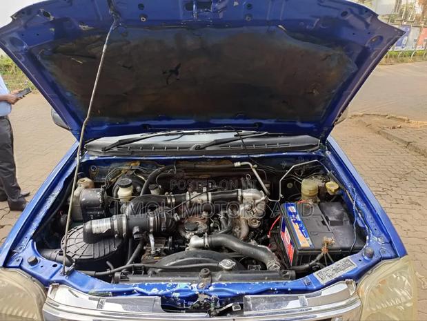 Isuzu D-MAX 2013 Blue