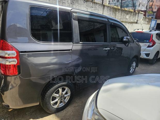 Toyota Noah 2014 Gray