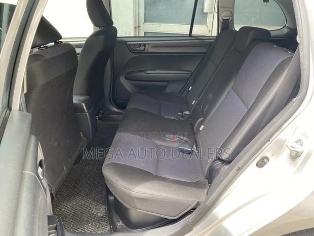 Toyota Corolla Fielder 2018 Silver