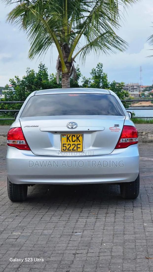 Toyota Axio 2011 Silver