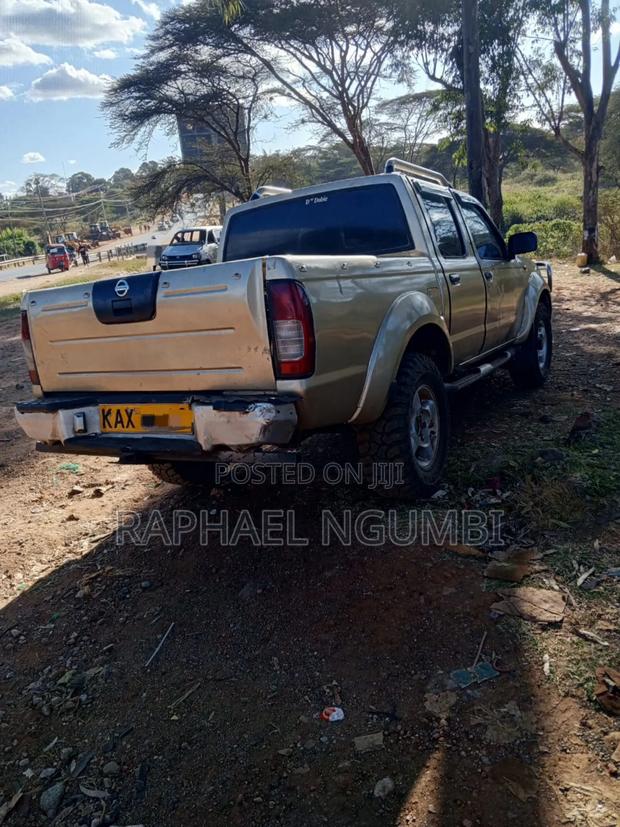 1999 Nissan Navara Gold: Reliable and Powerful Pickup