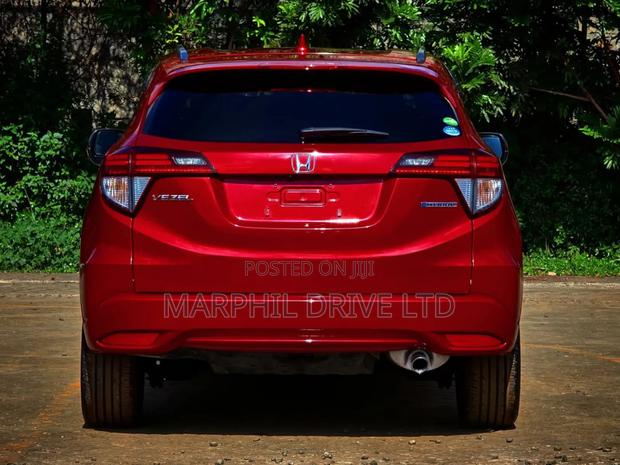 Honda Vezel 1.5 Hybrid 4WD 2018 Red