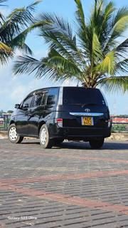 Toyota ISIS 2013 Black for sale