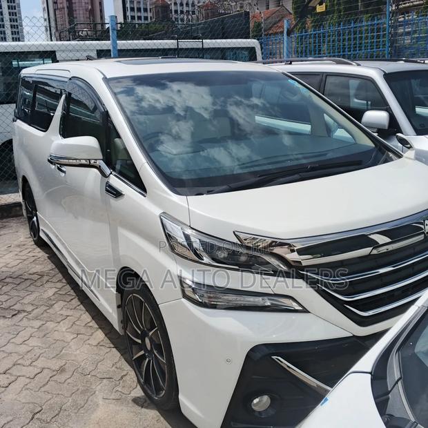 Toyota Alphard 2018 White