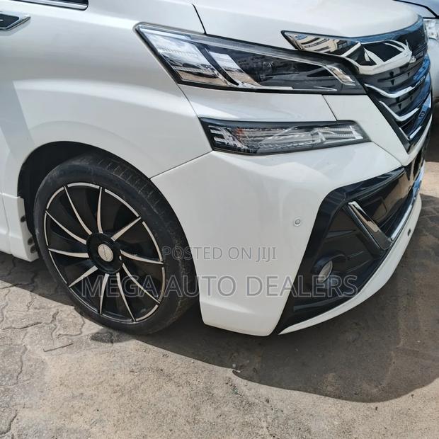 Toyota Alphard 2018 White