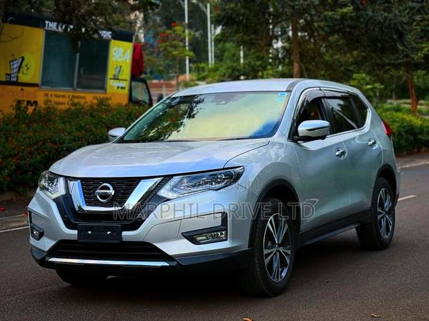 Nissan X-Trail 2.0 Petrol FWD 2018 Silver