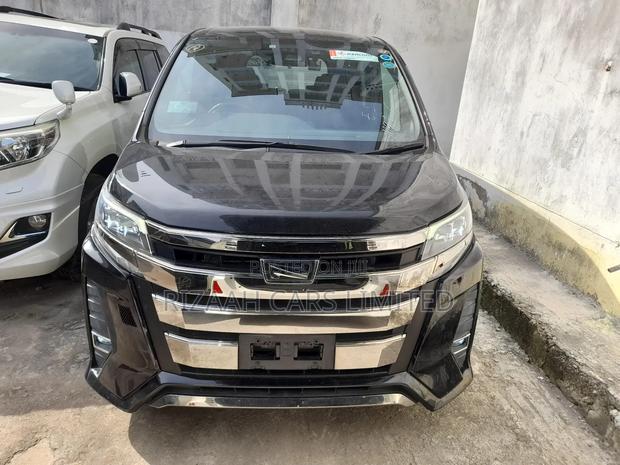 Toyota Noah 2.0 AWD (7 Seater) 2018 Black