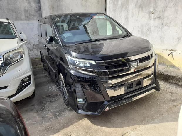 Toyota Noah 2.0 AWD (7 Seater) 2018 Black