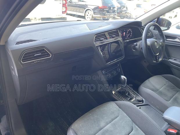 Volkswagen Tiguan 2018 Blue