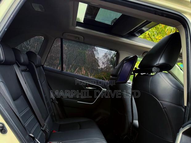 Toyota RAV4 Limited AWD 2019 White