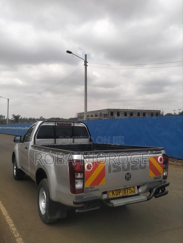 Isuzu D-MAX 2023 Silver