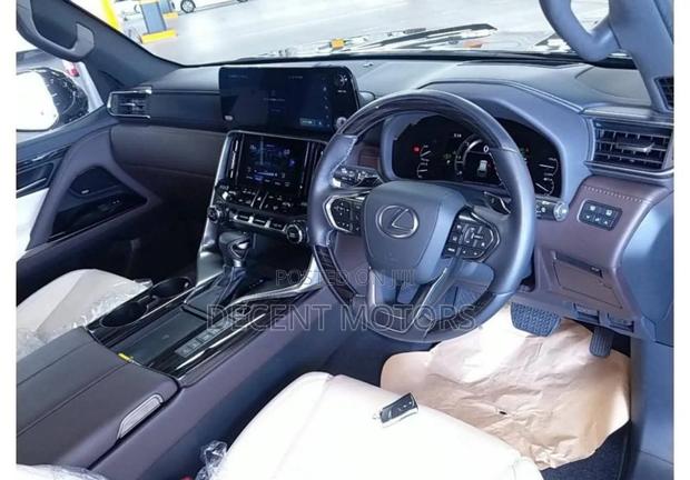 Lexus LX 2022 Black