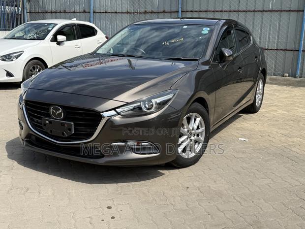 Mazda Axela 2018 Brown