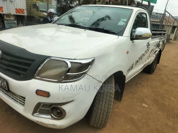 Toyota Hilux 2014 White