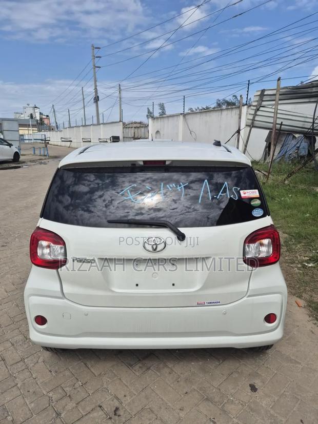 Toyota Passo 2018 White