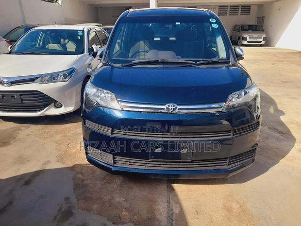 Toyota Spade 1.5 2018 Blue