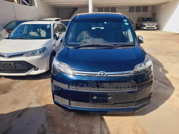 Toyota Spade 1.5 2018 Blue