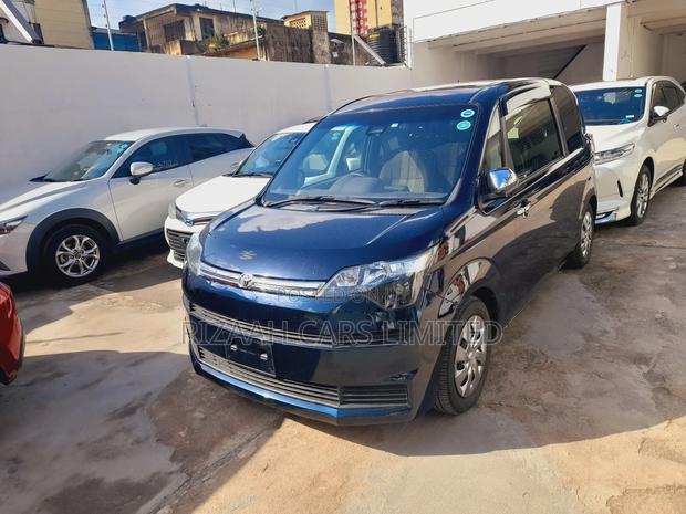 Toyota Spade 1.5 2018 Blue